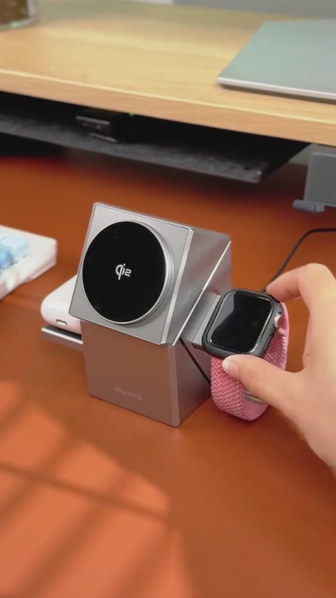 Qi2 Magnetic Touch Rotating Kube